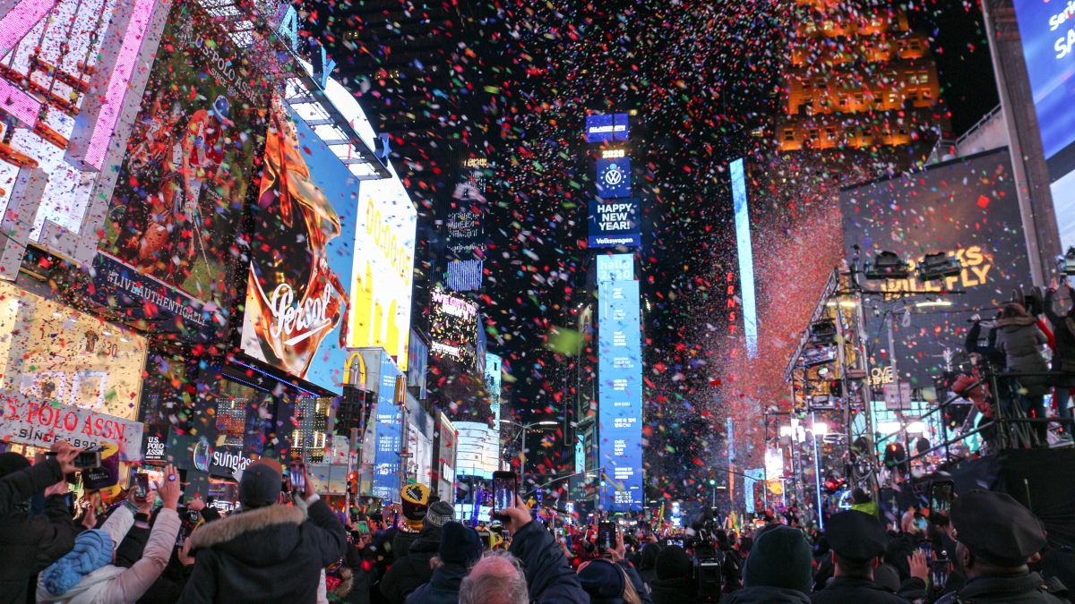 Как смотреть падение шара на Таймс-сквер — NYE 2022