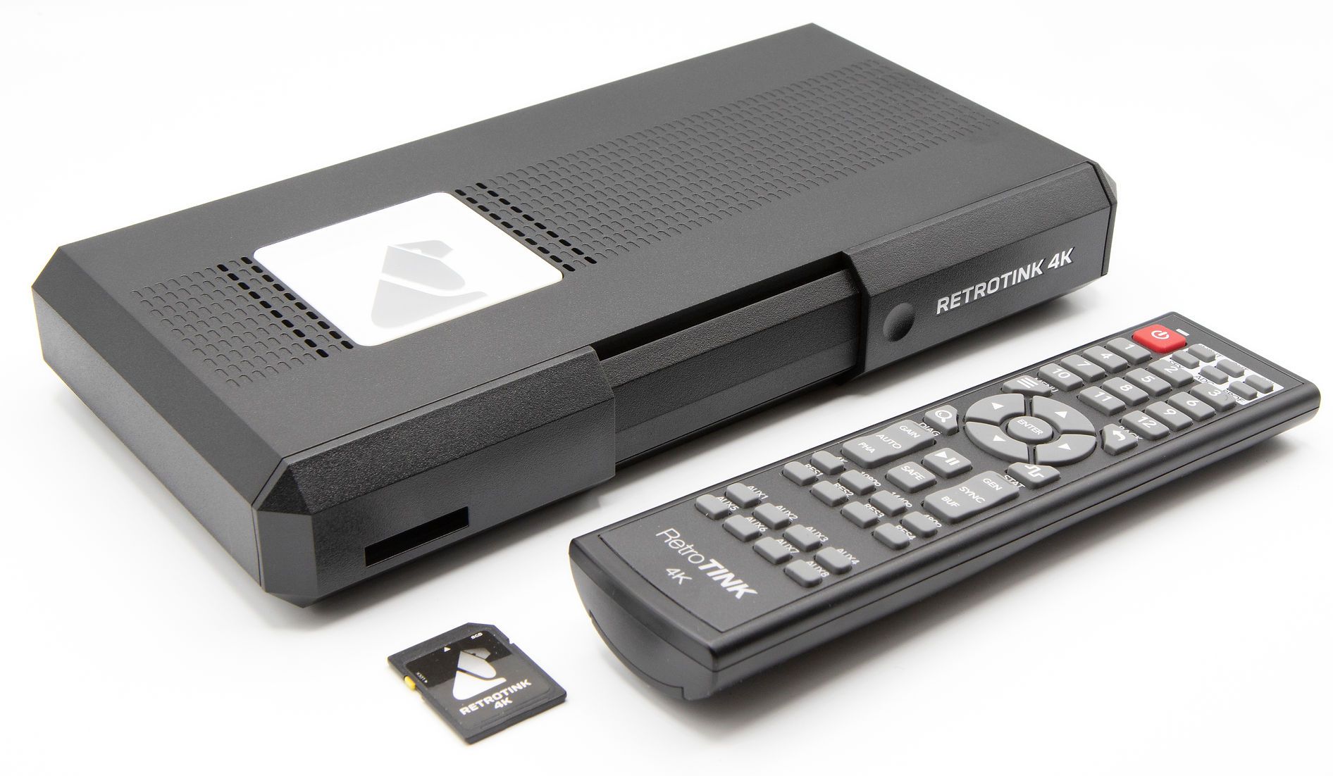 RetroTINK‑4K с пультом и SD‑картой.