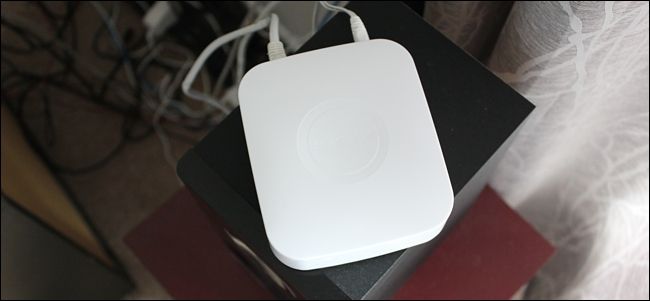 Хаб SmartThings с индикаторами состояния на передней панели