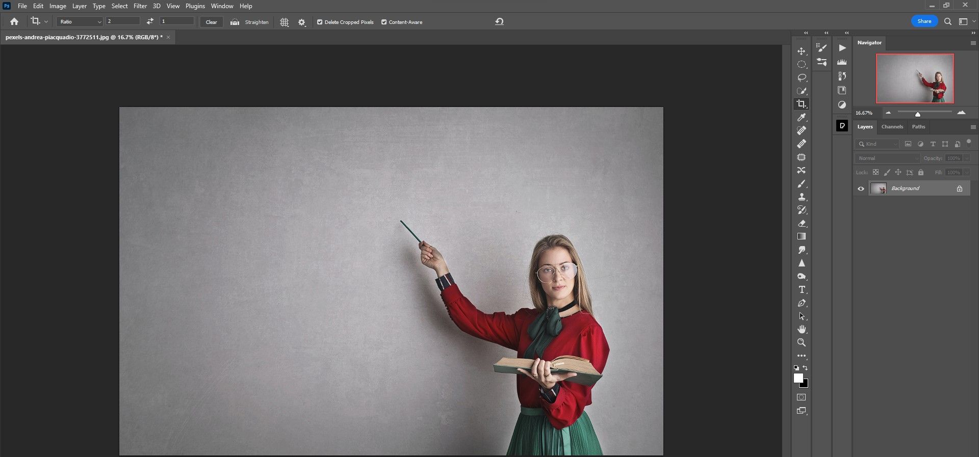 учитель у меловой доски