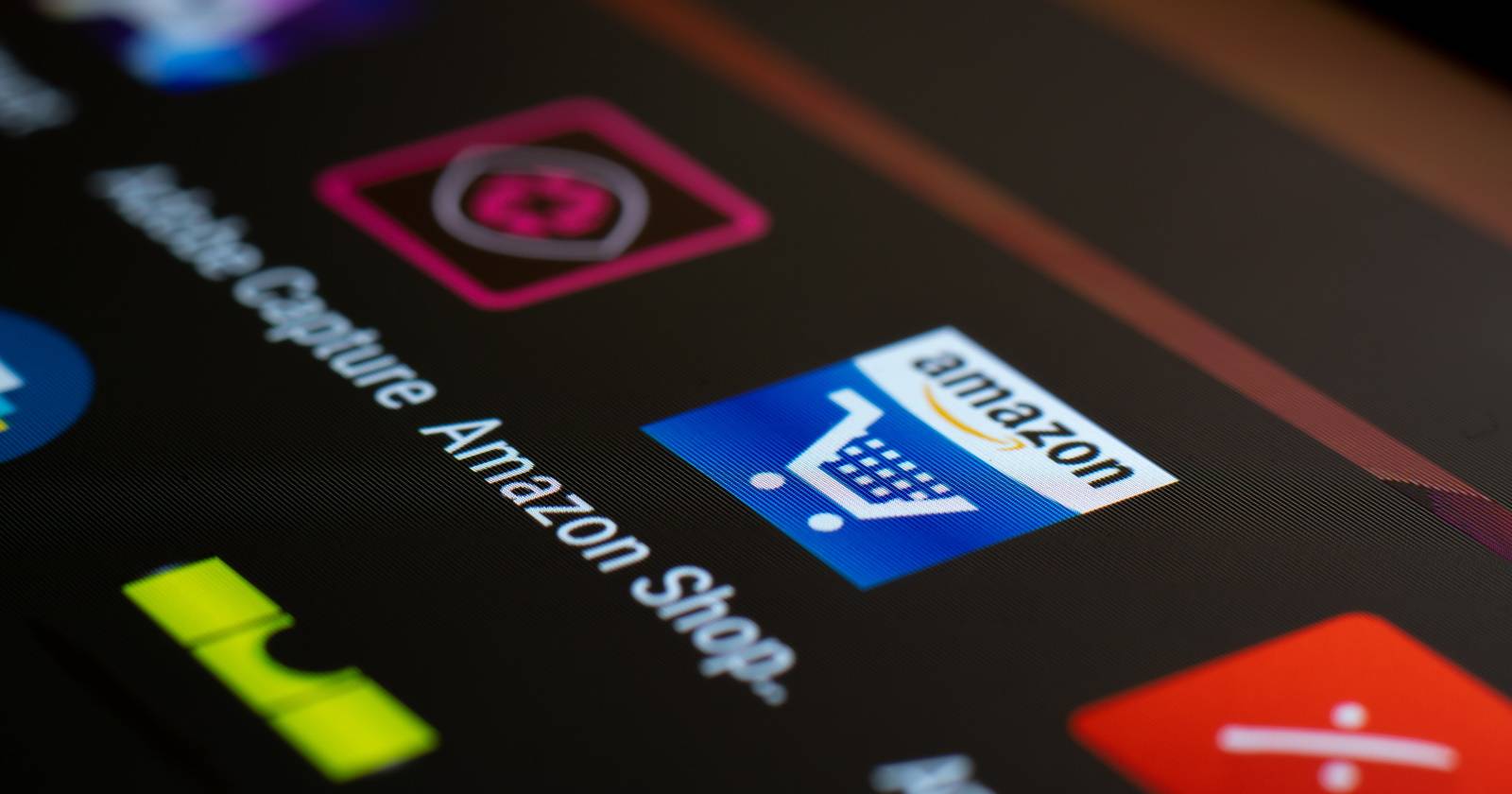 Защита аккаунта Amazon — экран входа с замком