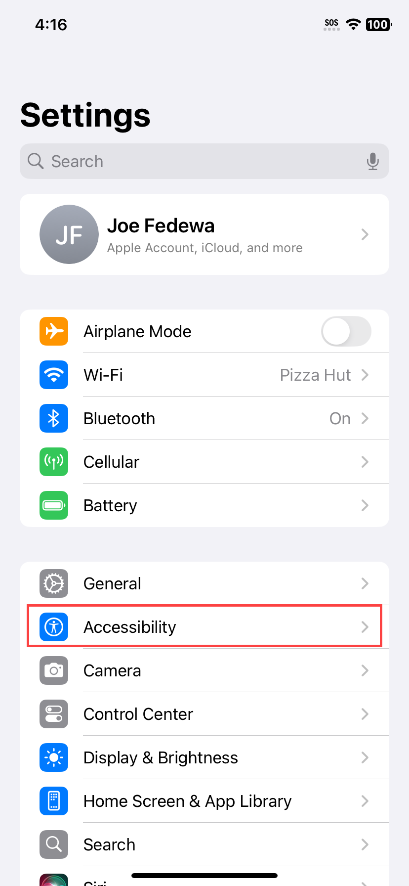 Включите AssistiveTouch вверху экрана