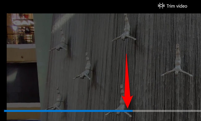 Полоса прогресса сохранения видео в приложении «Фотографии»
