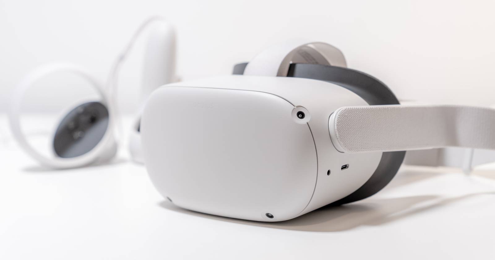 Шлем Oculus в удобной обстановке