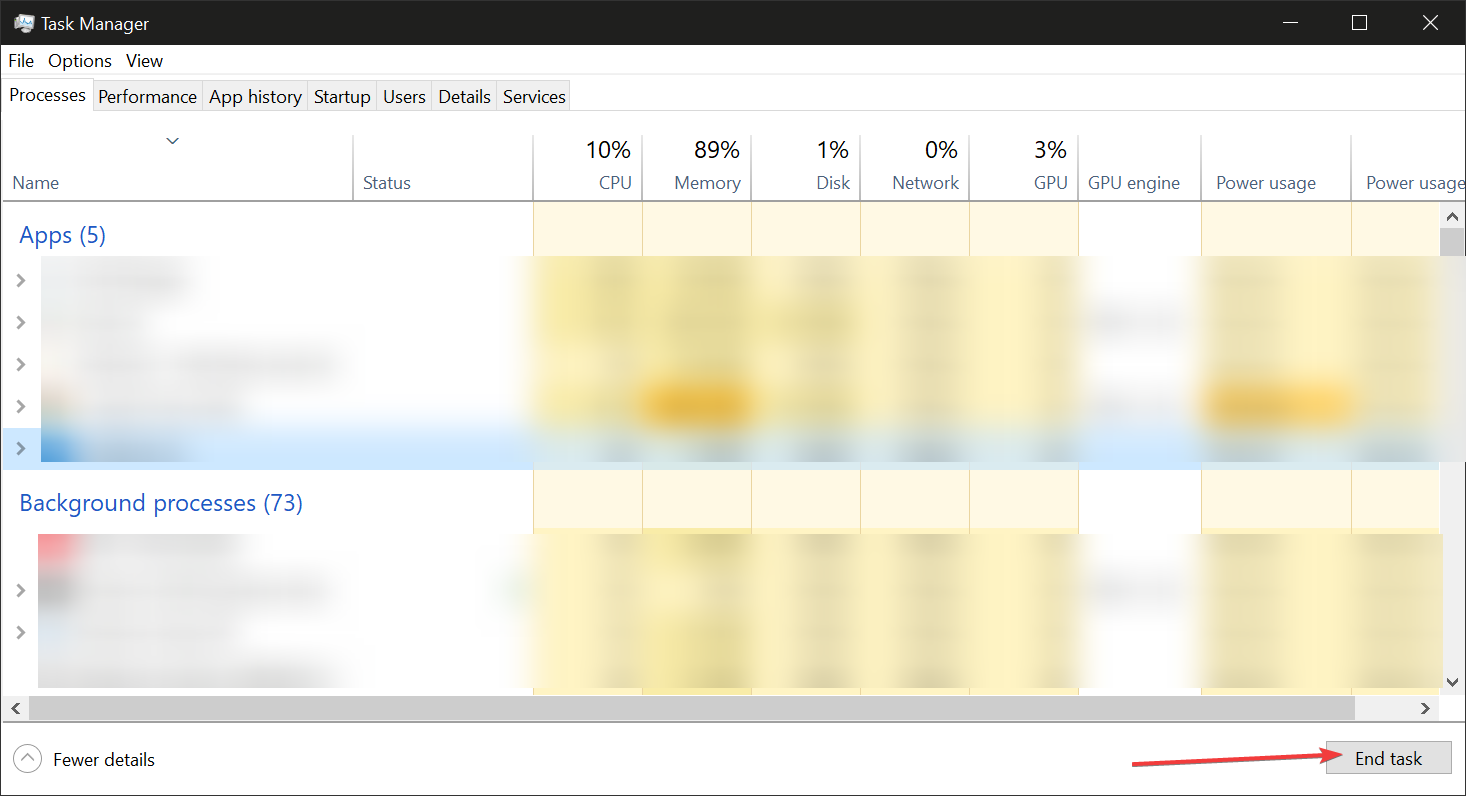 Диспетчер задач Windows с выделенным списком фоновых процессов