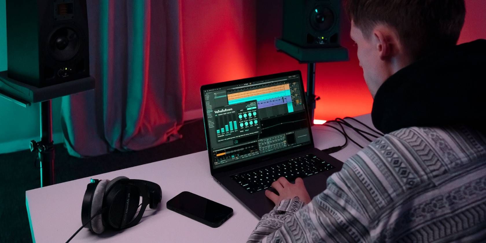 Как реверсировать аудио в Logic Pro