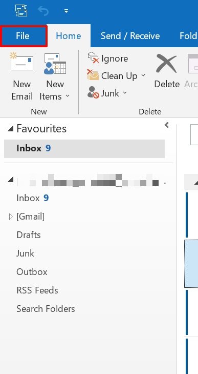 Outlook Datei-Menü