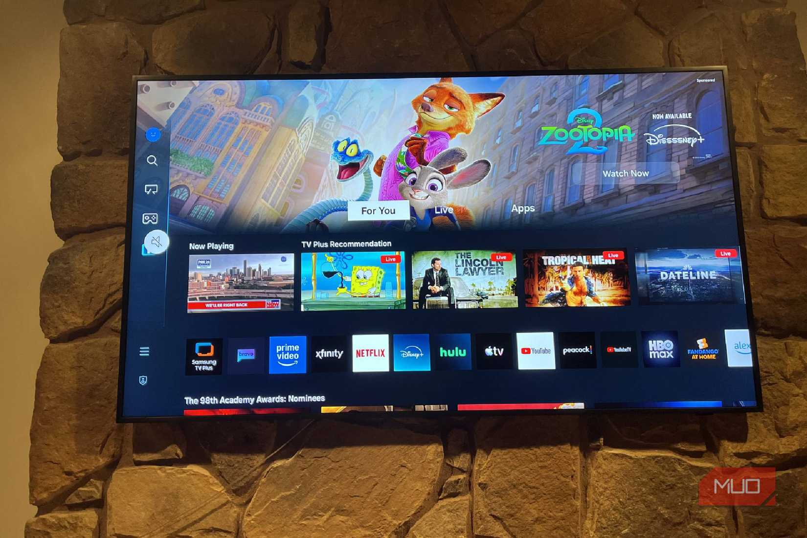 Главная страница Samsung Tizen OS с рекомендациями