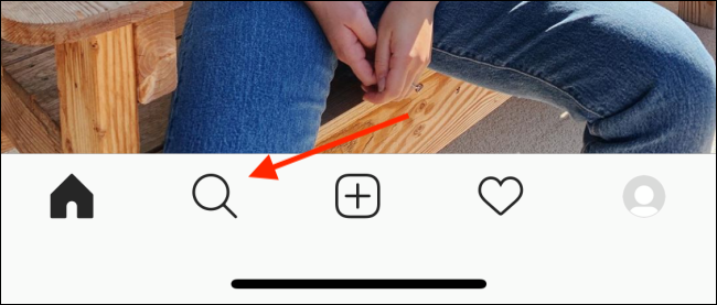 Нажмите на кнопку поиска в Instagram, чтобы открыть страницу Обзор