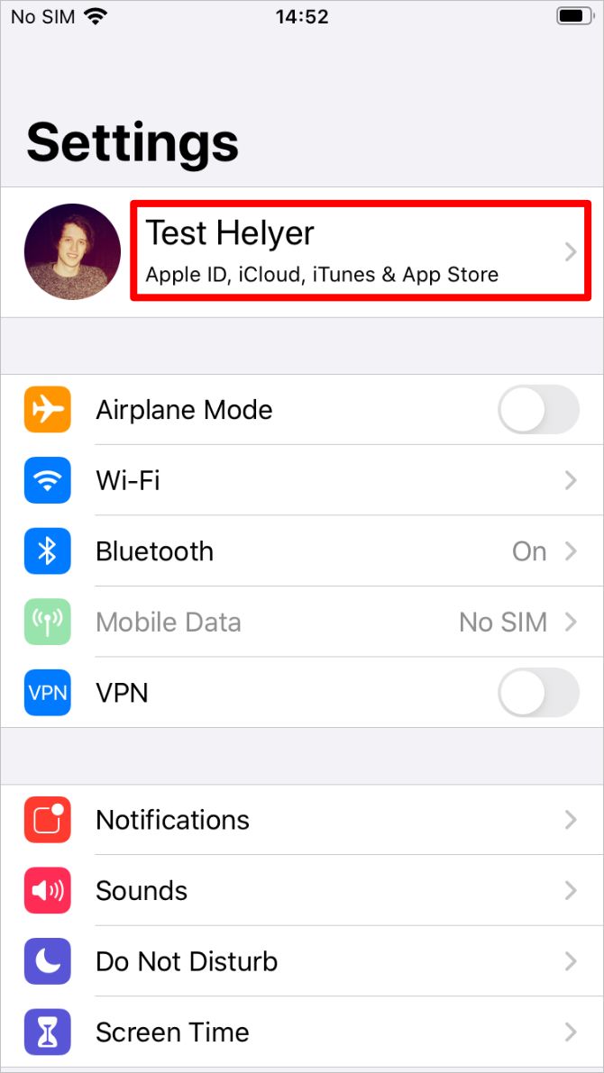 Опция Apple ID в настройках iPhone
