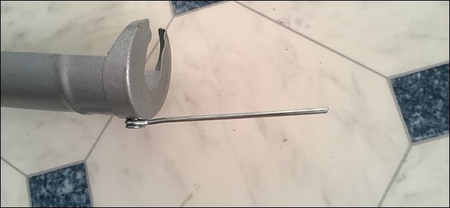 Извлечение прокалывателя и прокол мембраны тубы