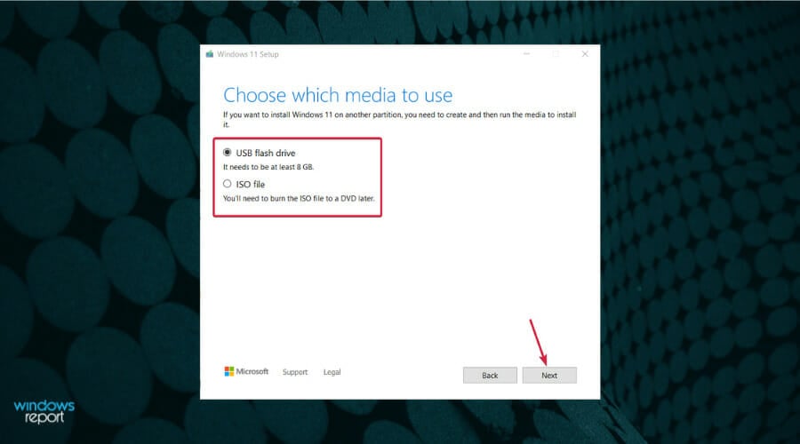 Выбор создания загрузочной USB-флешки в Media Creation Tool