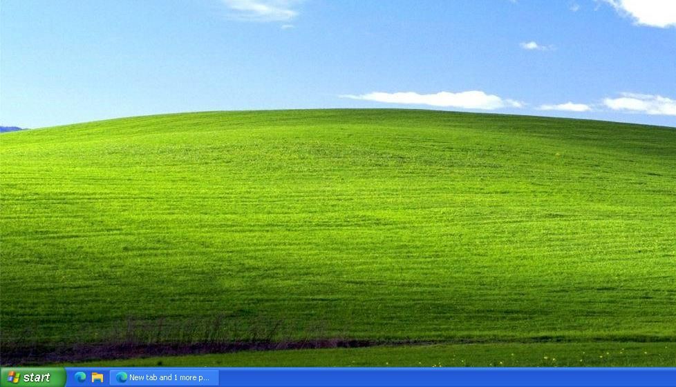 Обои Bliss из Windows XP