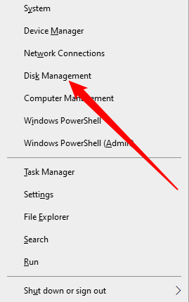 Выберите «Управление дисками».