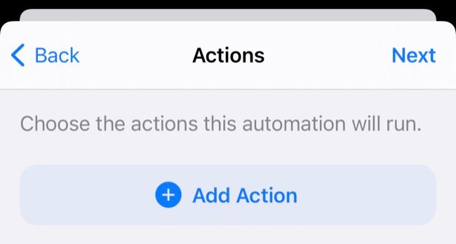 Добавление действия к автоматизации в Shortcuts