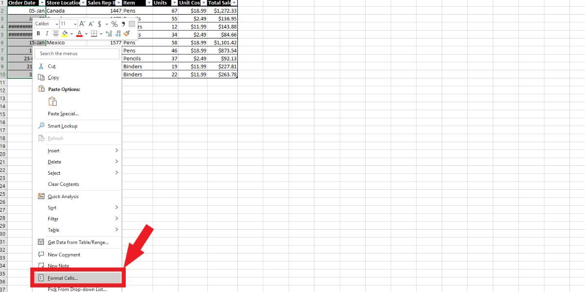 Таблица Excel с выделенной строкой дат и контекстное меню с указанием Формат ячеек