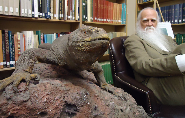 печатная коллекция Чарльза Дарвина в библиотеке