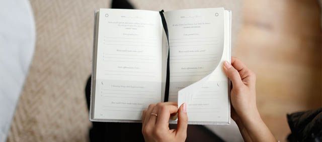 Обложка Five Minute Journal и ручка