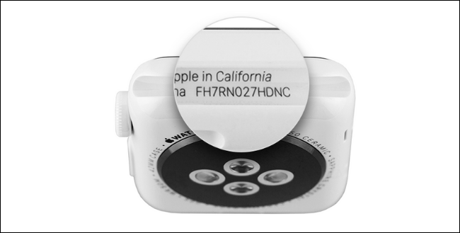 Паз ремешка Apple Watch с напечатанным серийным номером