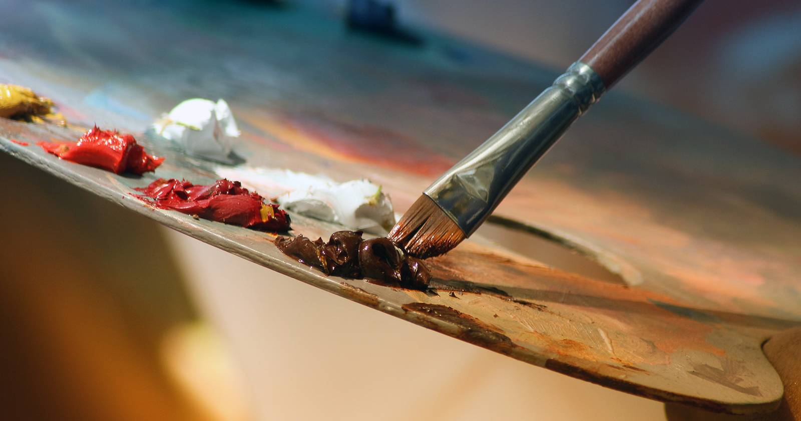 Удаление отвлекающих объектов кистью в Photoshop