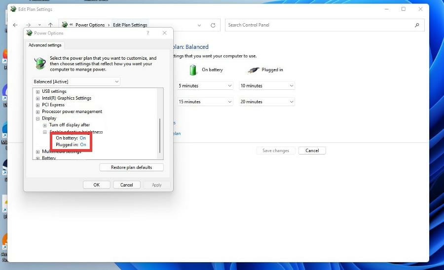 Выбор Off в выпадающем меню для адаптивной яркости