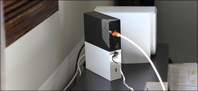 Подключение Ethernet и питания к хабу Abode