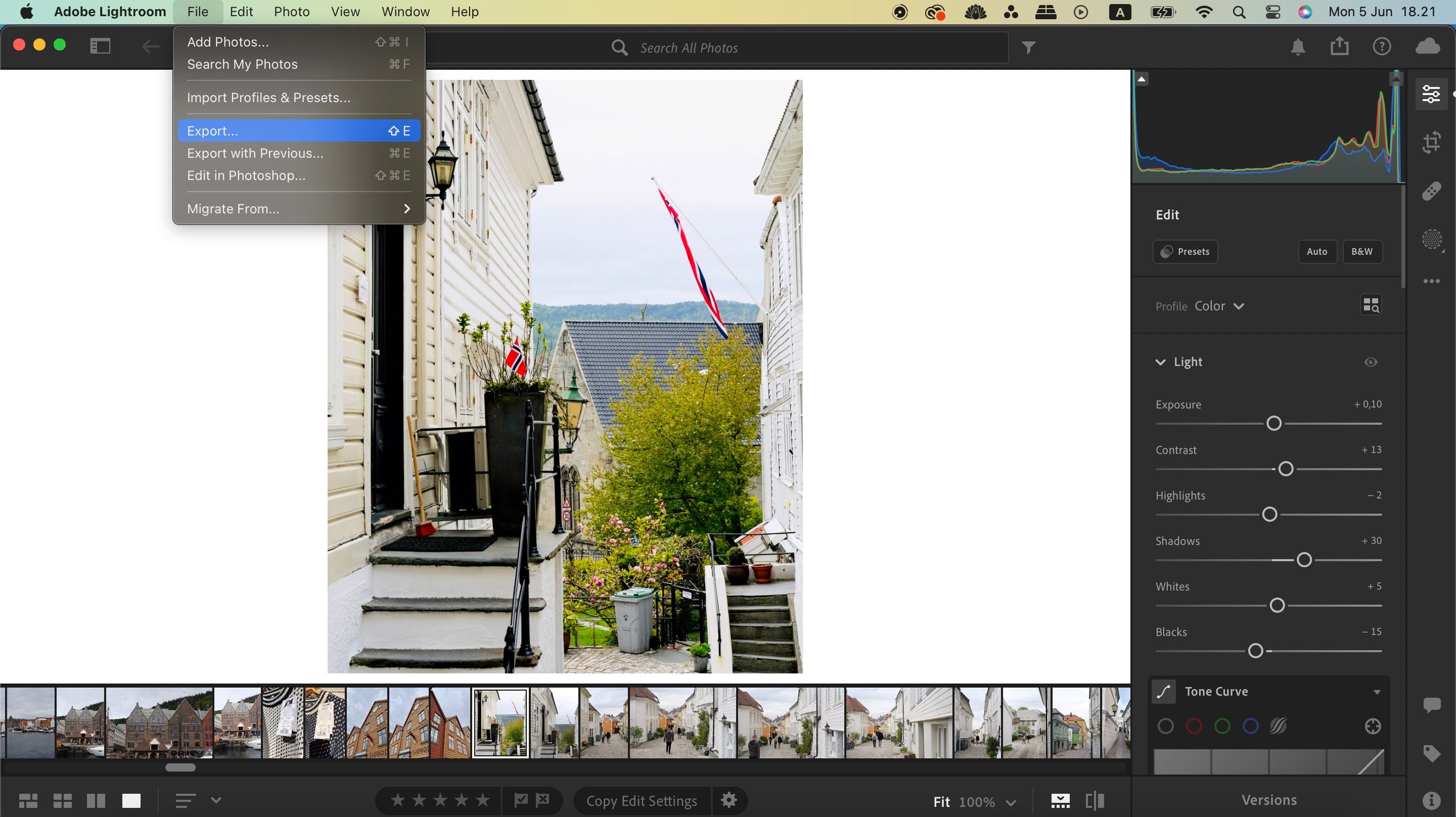 меню «Файл > Экспорт» в Lightroom на десктопе