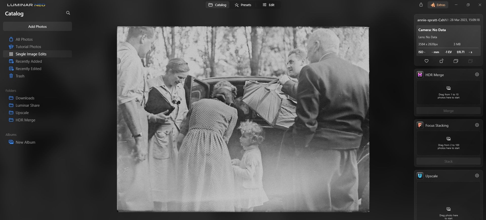 Пример выцветшей семейной фотографии