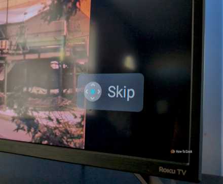 Кнопка «Пропустить» на экране Roku TV.