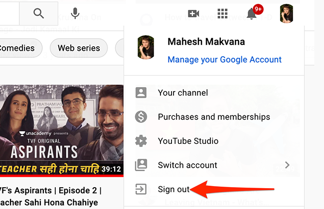 Выберите «Выйти» в меню профиля YouTube.