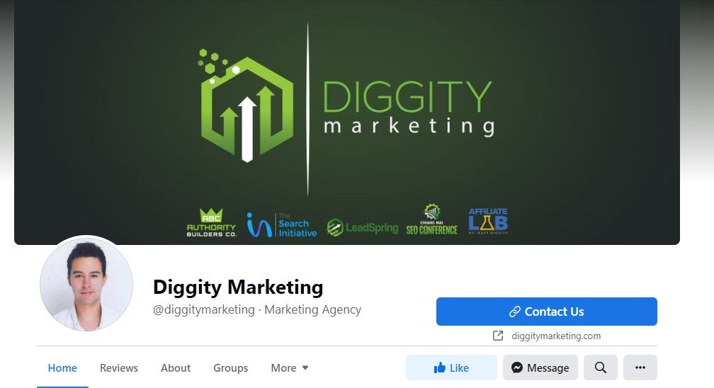 Корректно настроенная страница Facebook бренда с кнопкой действия