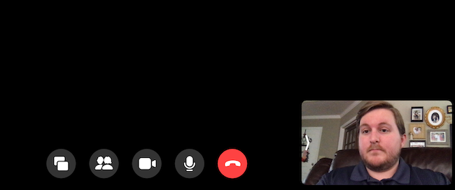 Facebook Messenger rooms video preview and call control buttons