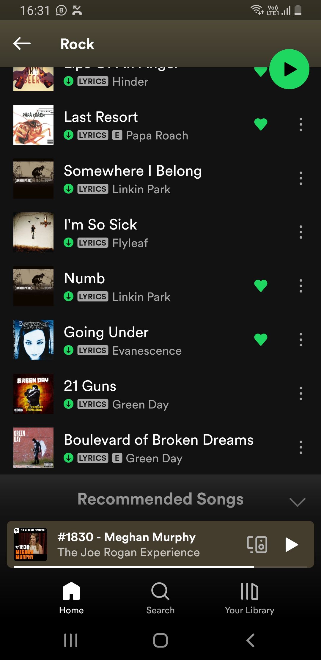 Скриншот плейлиста Spotify с блоком рекомендуемых песен