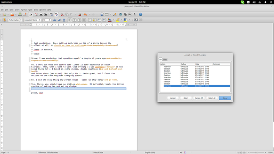 Панель управления изменениями LibreOffice: список и выделение правок в тексте