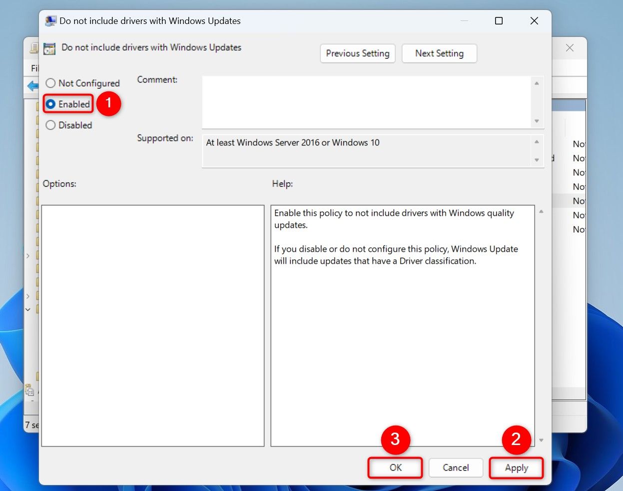 Окно групповой политики с выделенными 'Включено', 'Применить' и 'OK'.