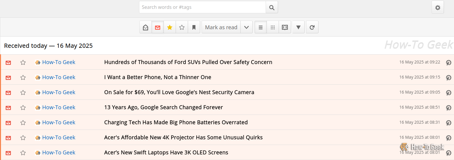 Лента FreshRSS с примером статей How‑To Geek.