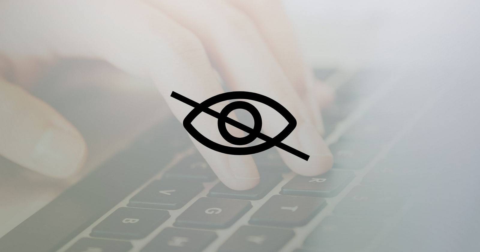 Изображение глаза с диагональной линией, фон размыт