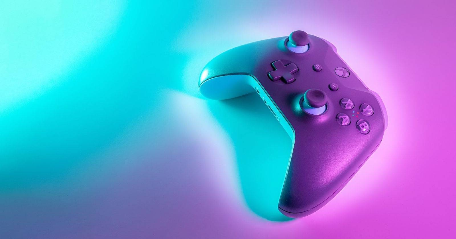 Контроллер Xbox на градиентном фоне
