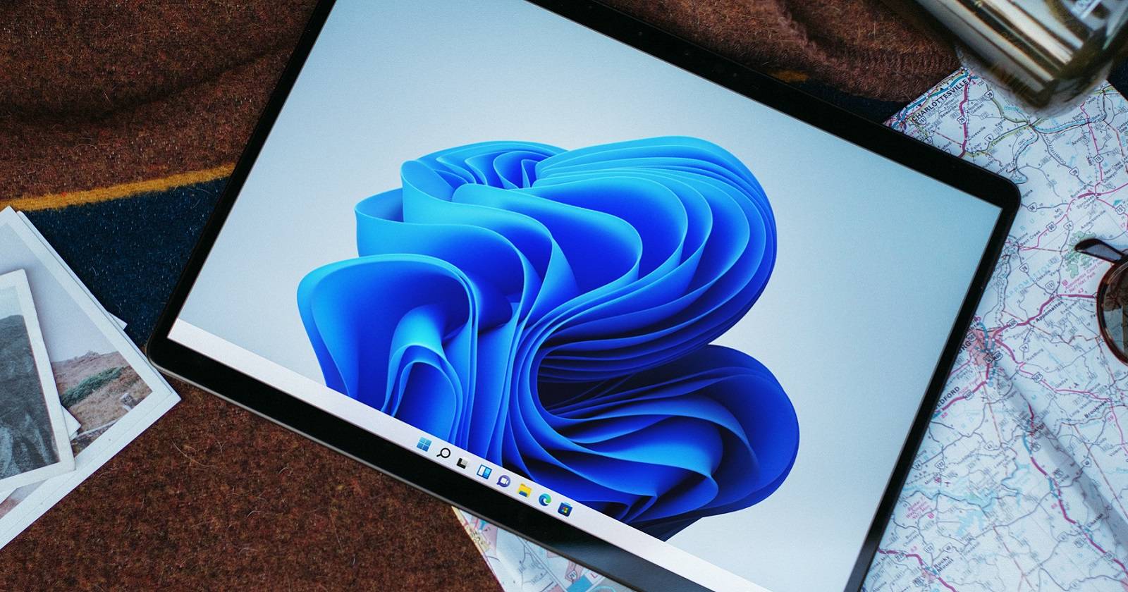 Windows 11이 설치된 PC/태블릿 전면 이미지
