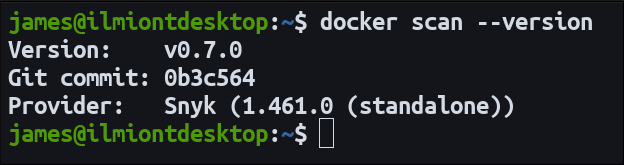 Вывод команды 'docker scan --version' в терминале