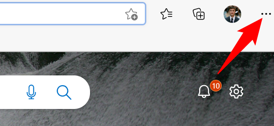 Три точки в правом верхнем углу Edge.