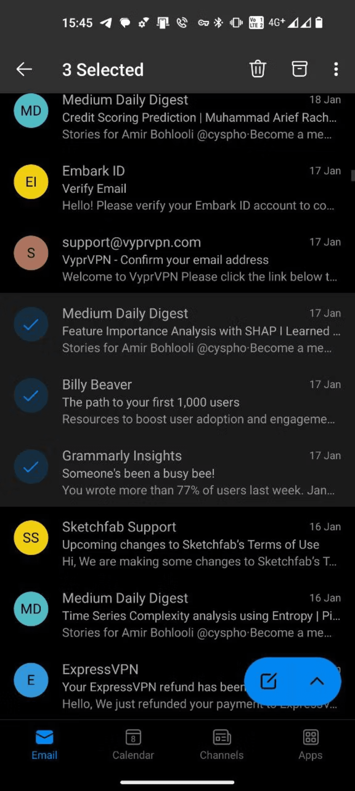 Выбор нескольких писем в мобильном Outlook