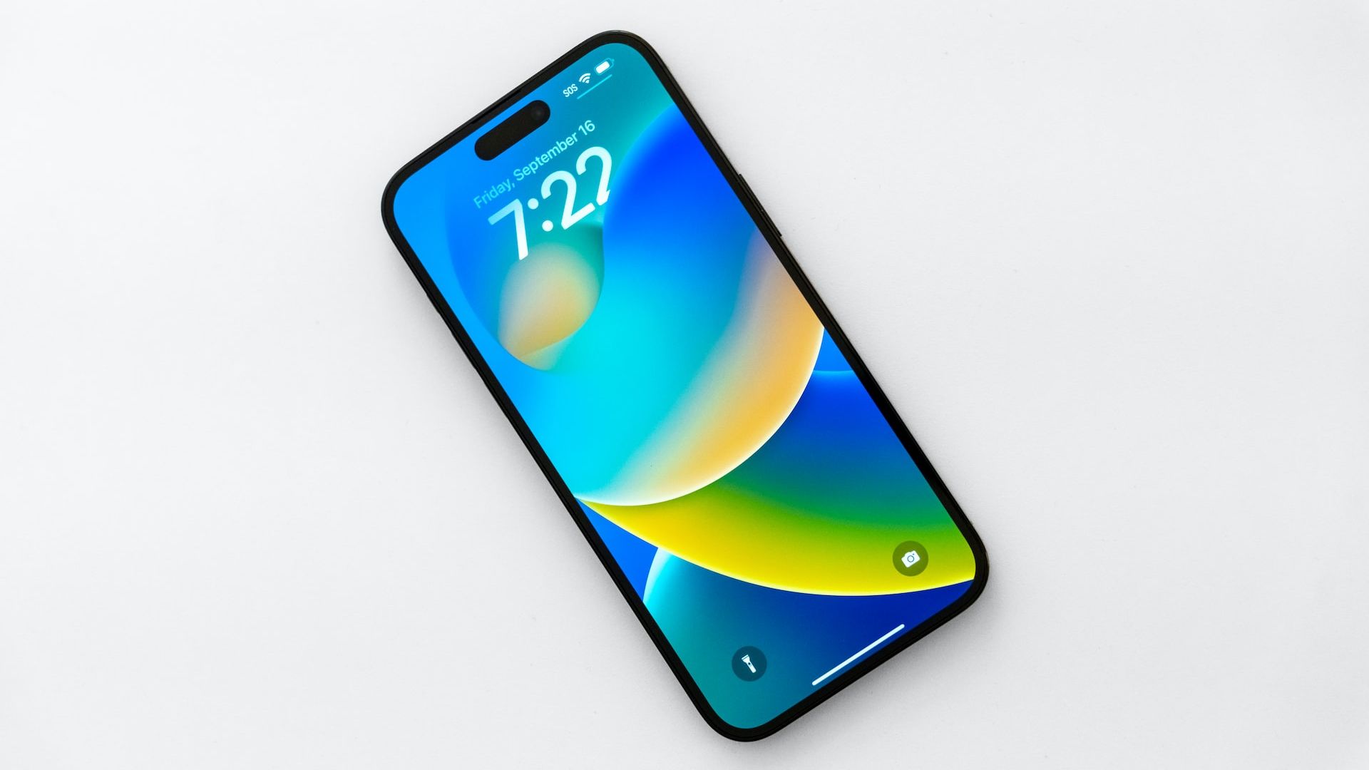 iPhone на столе