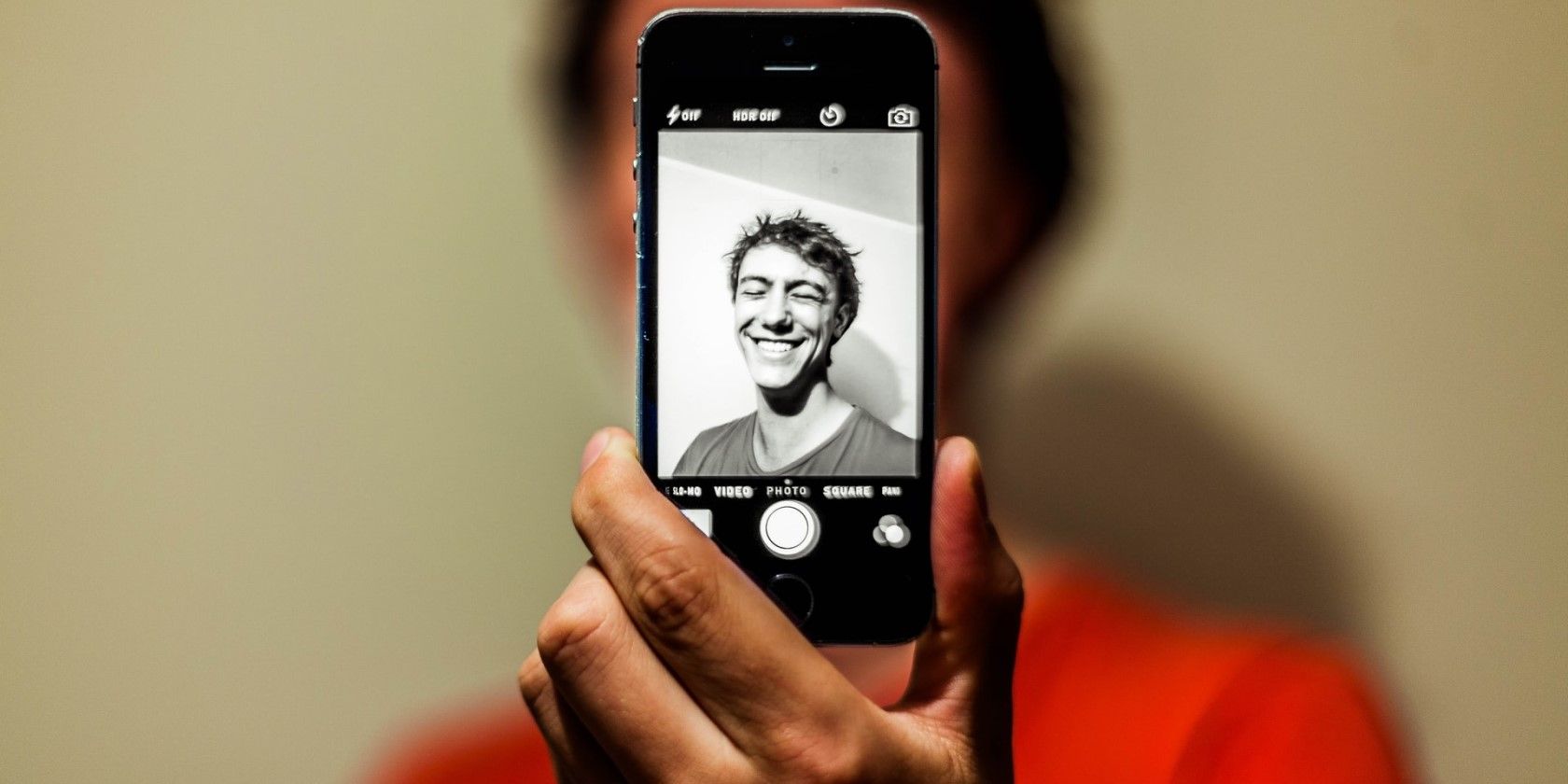 Анимируйте фото своим лицом в Reface