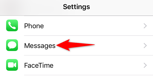 Нажмите «Сообщения» в Настройках iPhone.