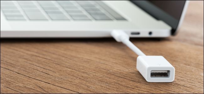 Как зарядить iPhone от MacBook Pro с USB-C
