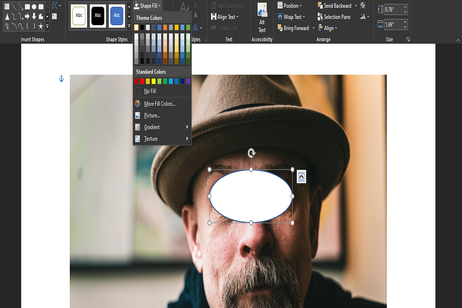 Выбор цвета фигуры для маскирования участка изображения в Microsoft Word