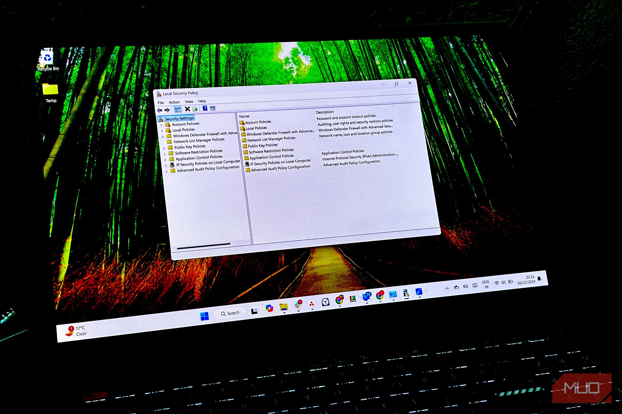 Открыть Локальную политику безопасности Windows