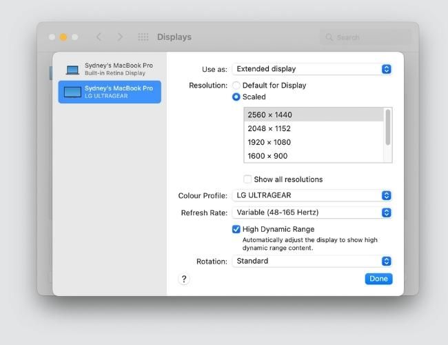 Выбор внешнего монитора в списке дисплеев macOS