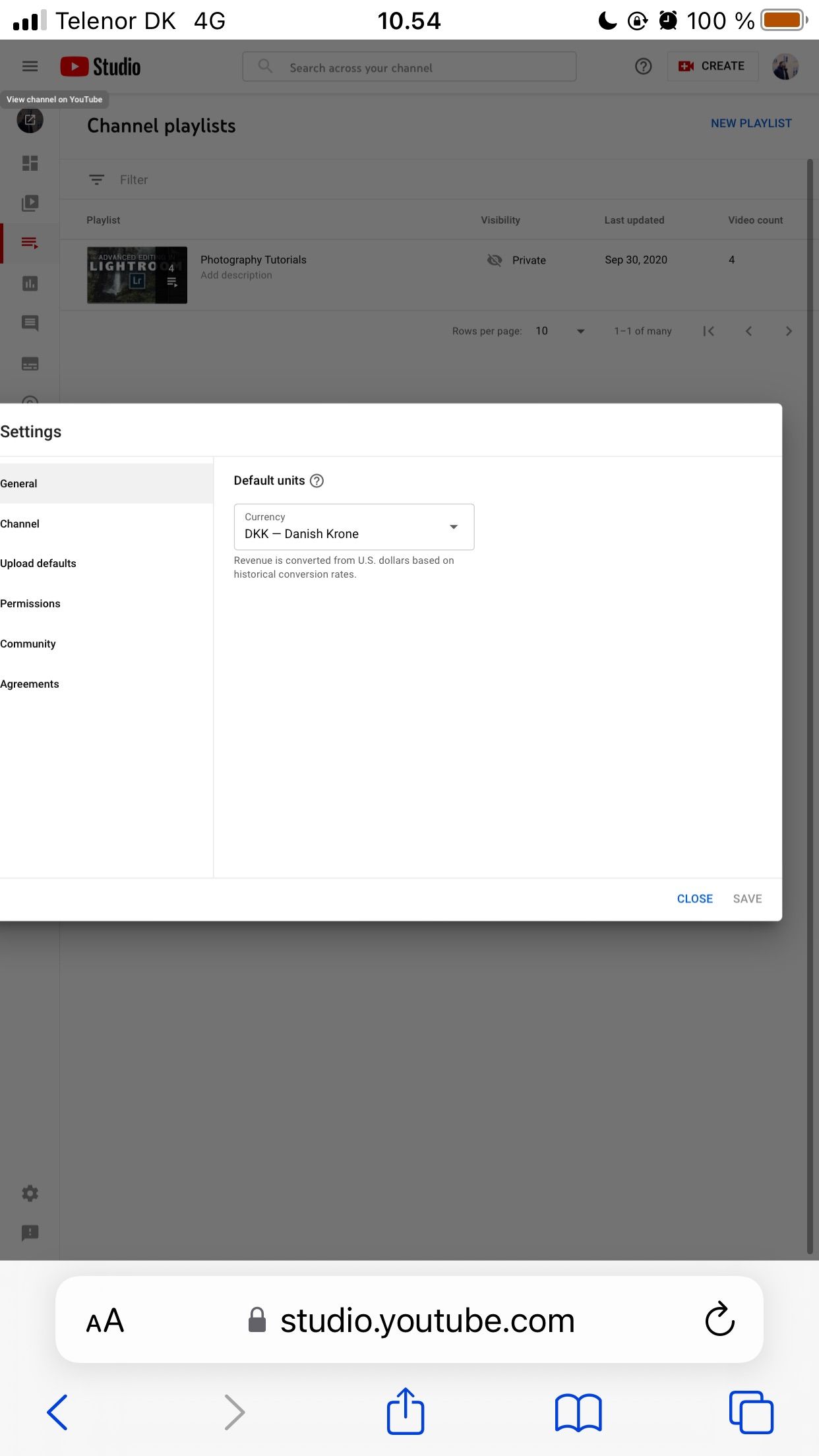 Экран iPhone с разделом Дополнительные настройки в YouTube Studio